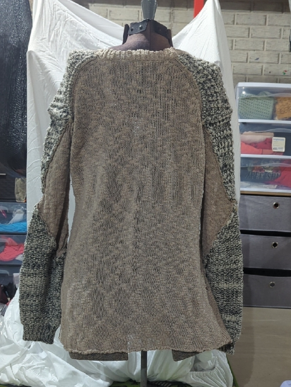 BKE Neutral Beige Knit Scoop Neck Sweater with Marled Gray-Beige Sleeves - Picture 4 of 4
